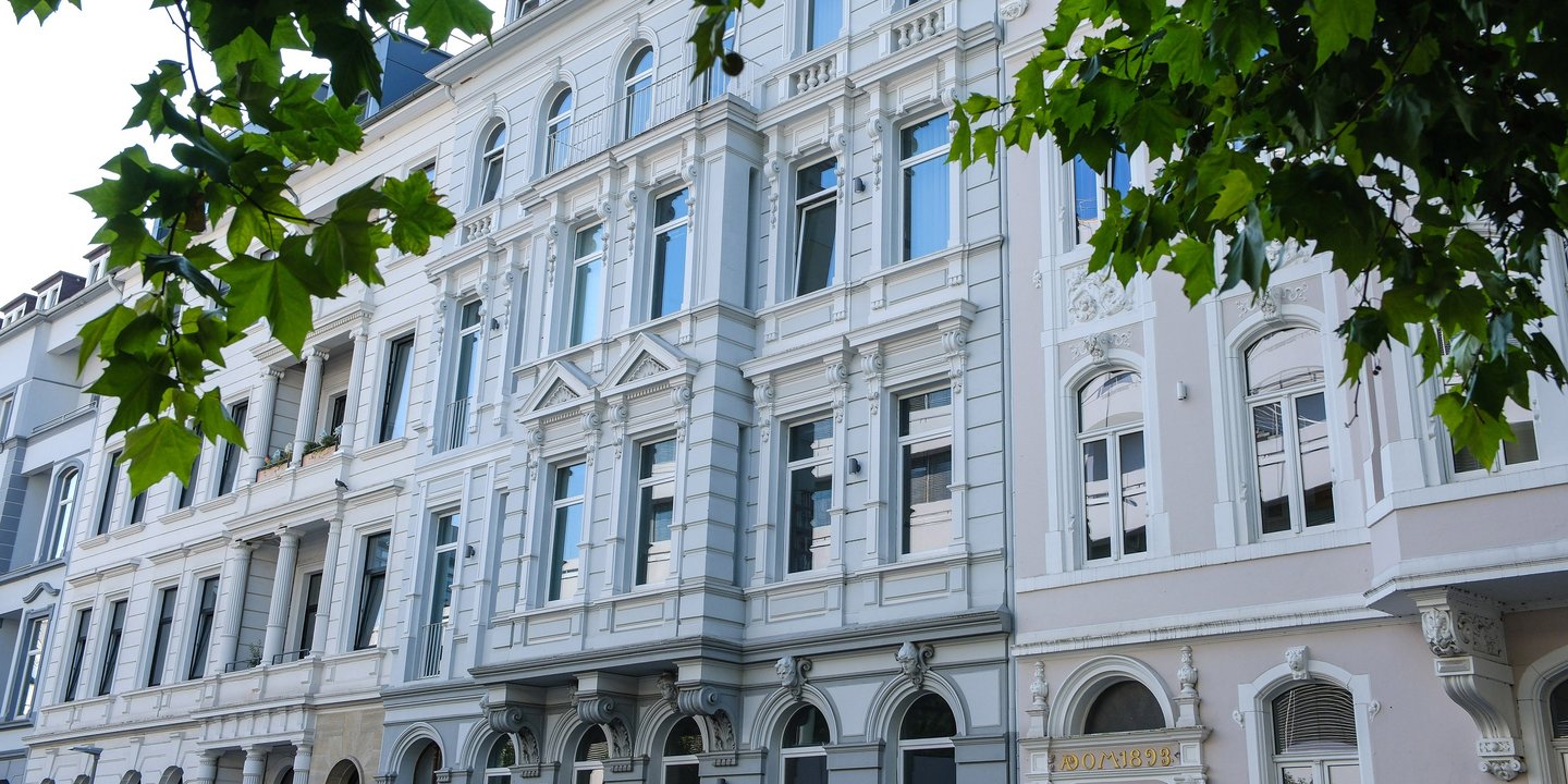 Fassade des Studienzentrums für Genderfragen (heller Altbau)